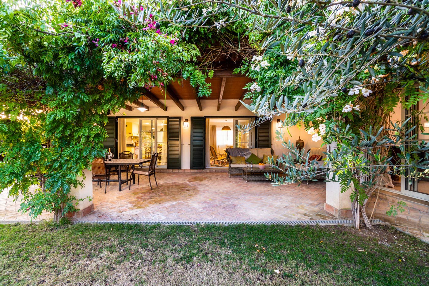 El porche es práctico estar al lado de la cocina